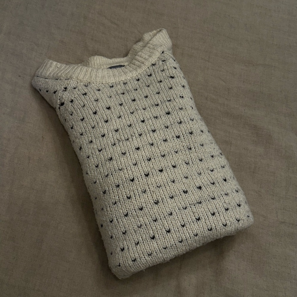 Aerie Cream Knit Sweater with Hearts